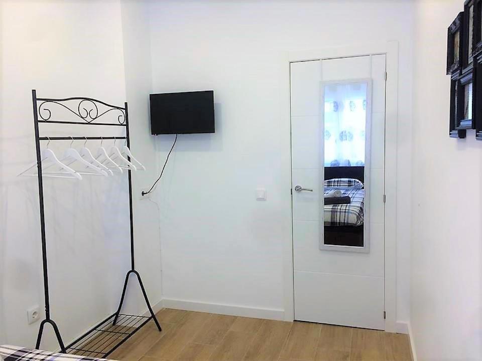 Cozy 3 Bed Apartment In The Heart Of Аликанте Экстерьер фото